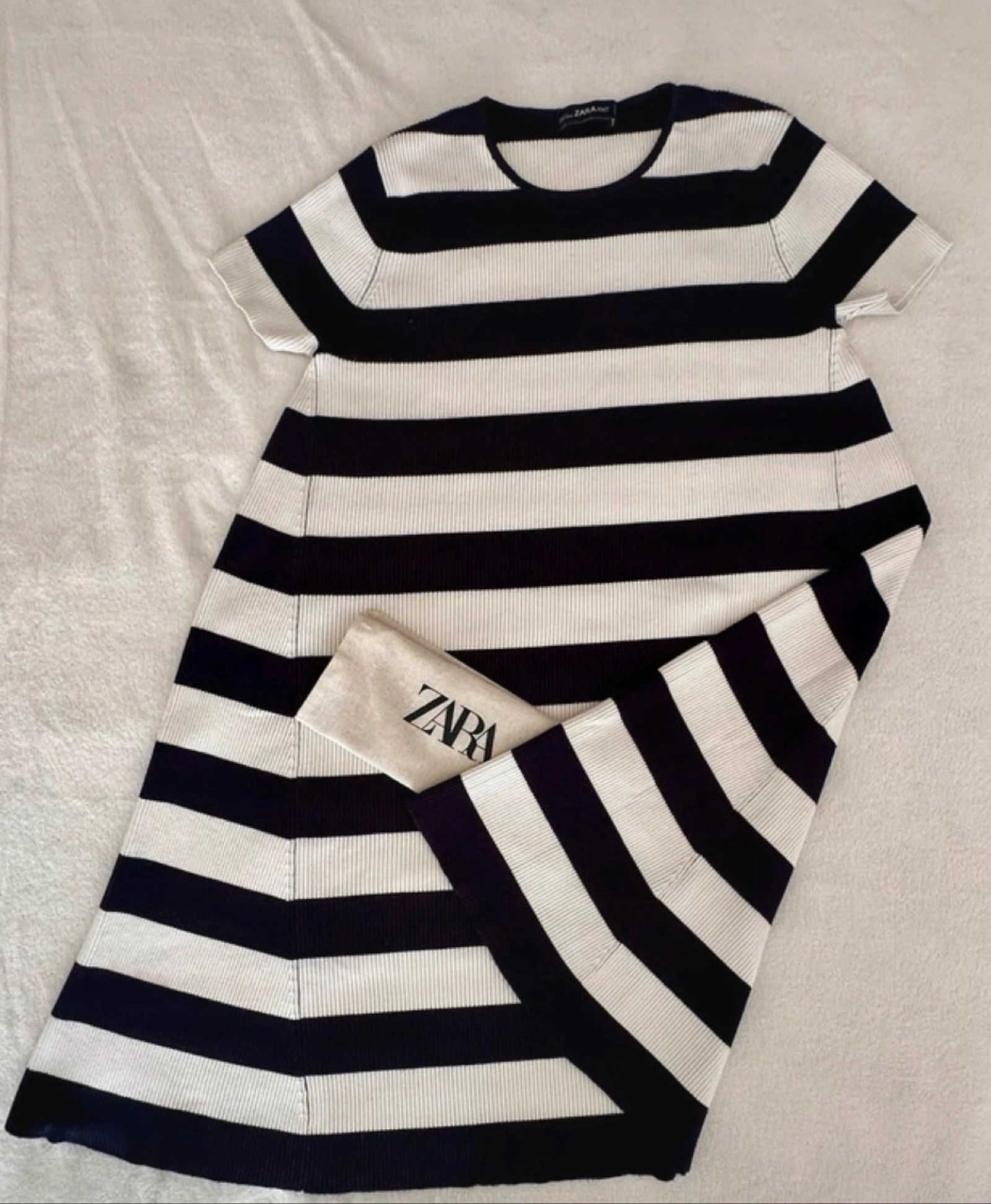 Vestido às riscas